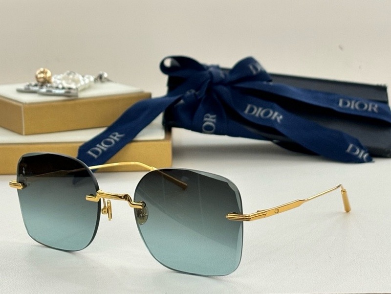 DIOR Sunglasses 70